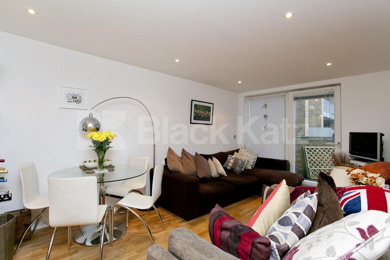 			LET , 2 Bedroom, 1 bath, 1 reception Apartment			 Viridian Apartments, Battersea Park Road, Battersea